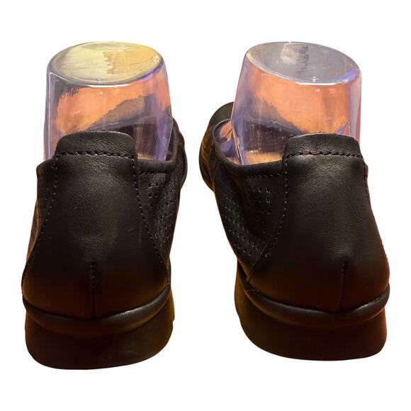 CLARKS Jenette Ease Perforated Women's 7.5 Black Leather Super Flex Ballet Flats - Picture 4 of 12